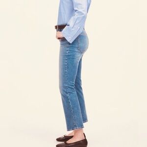 THE LOFT - Curvy Kick Crop Jeans Size 26/2
Worn once or twice(PERFECT CONDITION)